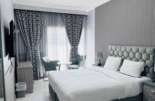 Old Dubai Hotel | Luxurious San Marino by Checkmyguest