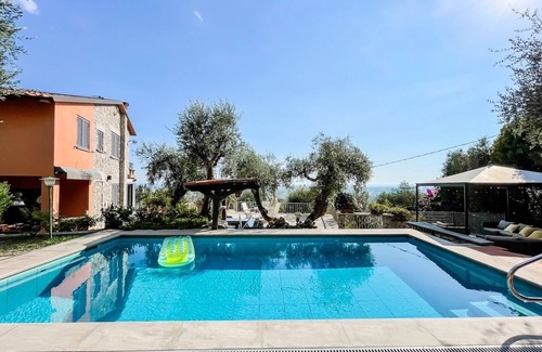 Camaiore Villa | Luxurious & spacious Villa Olivia: an exceptional setting with pool and sea view