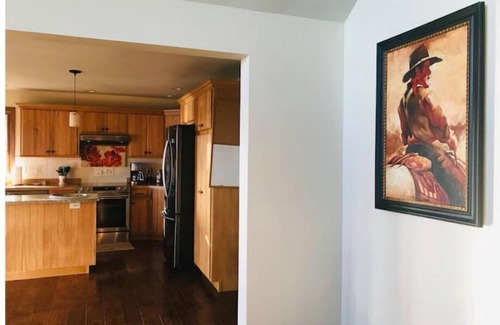 Bigfork House | Luxurious Stay/Walkable Location/Lakefront Sunsets