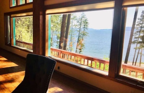 Bigfork House | Luxurious Stay/Walkable Location/Lakefront Sunsets