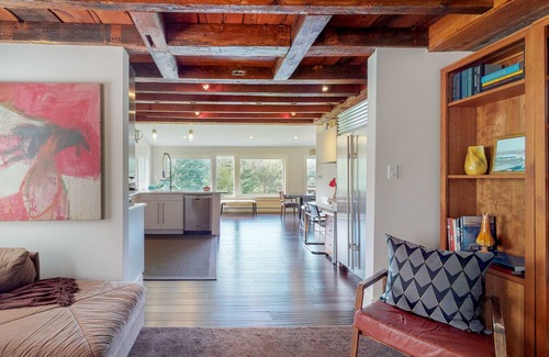 Willow House | Luxurious stream-side farmhouse with spectacular mountain views
