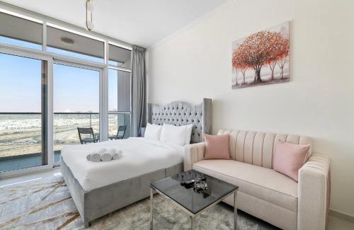 Dubai Apartment | Luxurious - Studio - Damac Hills - Pool & Gym