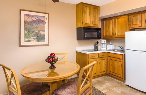 Palm Springs Resort | Luxurious Studio Resort near Coachella Festival