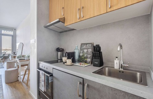 Old Dubai Apartment | Luxurious Studio with Sea Views in Palm Jumeirah