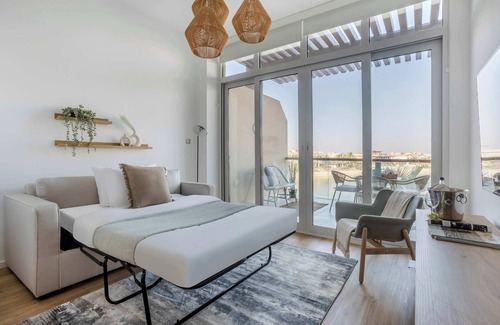 Old Dubai Apartment | Luxurious Studio with Sea Views in Palm Jumeirah