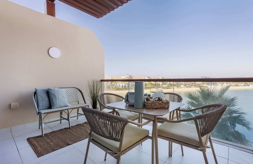 Old Dubai Apartment | Luxurious Studio with Sea Views in Palm Jumeirah