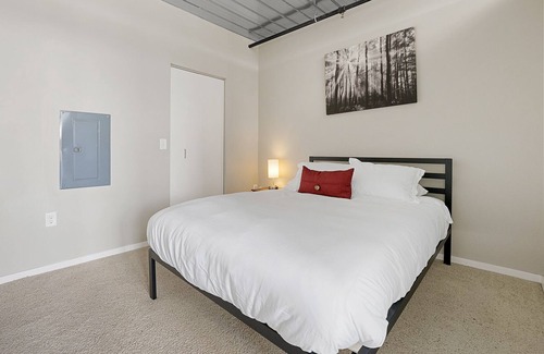 Old West Side Condo | Luxurious Stylish Condo in Heart of Ann Arbor 514