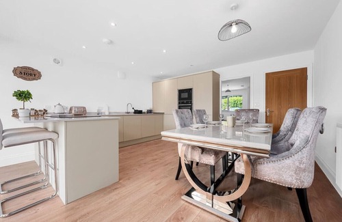 Walkden House | Luxurious Stylish: Modern Home