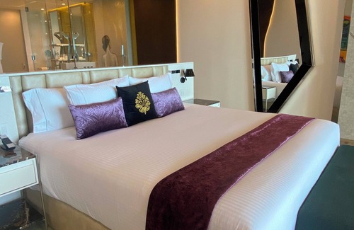 Punta Sam Resort | Luxurious Suite on Beachfront, private spa, rooftop pool, NewYears week Special