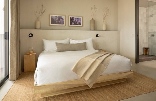 Downtown Palm Springs Hotel | Luxurious Two-Bedroom Suite in the Heart of Palm Springs
