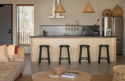 Downtown Palm Springs Hotel | Luxurious Two-Bedroom Suite in the Heart of Palm Springs