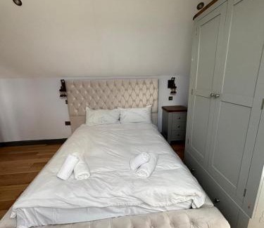 Portree Apartment | Luxurious, Unique, and Elegant Cottage by Portree