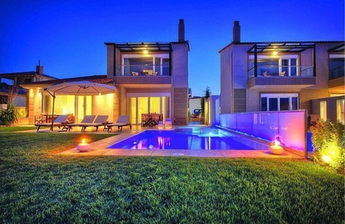 Haniotis House | Luxurious villa on Halkidiki peninsula with private pool