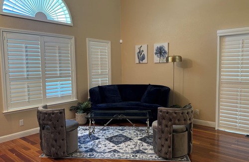 Eldridge House | Luxurious Wine Country Retreat in Glen Ellen, California 3BR/2.5BA with Pool
