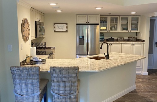 Palmetto Dunes Condo | LUXURIOUSLY RENOVATED ~ #3129 Steps To The Beach - 2 HOURS COURT TIME DAILY