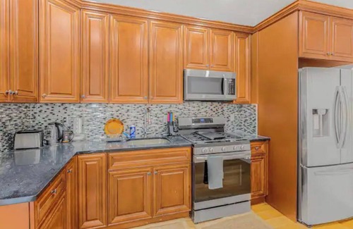 Queens Apartment | Luxury 1 bed, 1 bath in the heart of Queens, NY