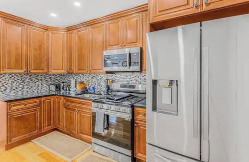 Queens Apartment | Luxury 1 bed, 1 bath in the heart of Queens, NY