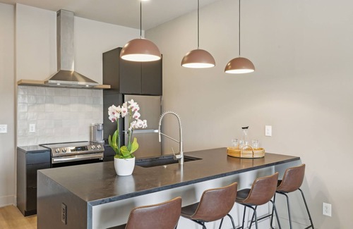Inglewood Condo | Luxury 1 Bed 1 Bath w/Private Rooftop City Views & Parking
