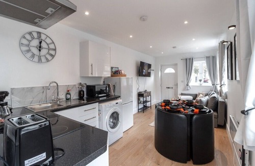 Bromley Common and Keston Apartment | Luxury 1 Bed Apartment | Bromley