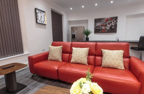 Plymouth House | Luxury 1 bedroom top floor apartment