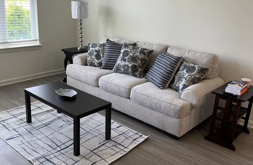 Crabtree Apartment | Luxury 1 BR Apartment w/patio in central location near Raleigh’s hot spots!