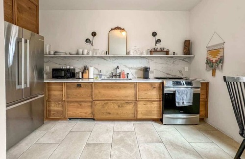 Society Hill Apartment | Luxury 1BD | 1 Bed | South St