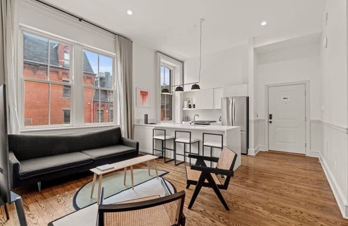 Fitler Square Apartment | Luxury 1BD Rittenhouse Sq. - Hosted By Stay Rafa
