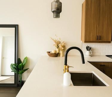Home Park Apartment | Luxury 1BR Atlanta Apartment