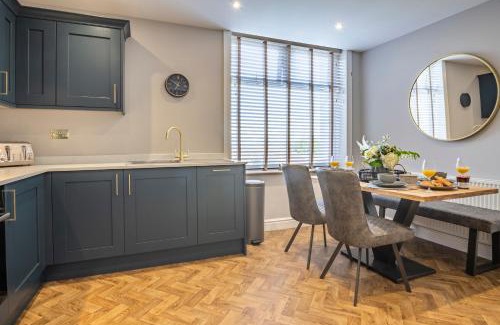 Rhos on Sea Apartment | luxury 2 bed apartment, sea view, near the beach.