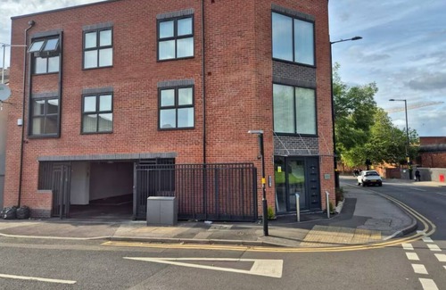 Birmingham Apartment | Luxury 2 Bed Apartment in West Midlands