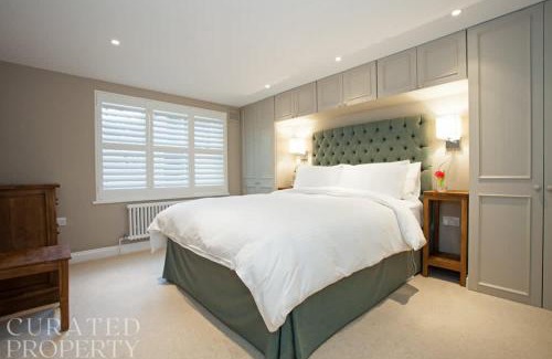 St. Johns Wood Apartment | Luxury 2-Bed Marylebone Georgian House with Private Garden & Office