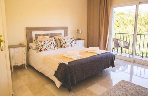Benahavis House | Luxury 2 bed with Amazing Golf Views - Marbella