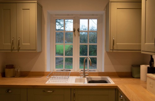 Beaminster Cottage | Luxury 2-bed woodland cottage in Re-wilding area