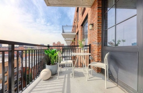 Murray Hill Apartment | Luxury 2 bedroom 2 bathroom penthouse suite near JFK and LGA airport