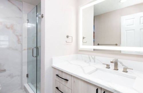 Florida Center Resort | LUXURY 2 Bedroom Condo at Highrise Resort Walking distance to UNIVERSAL
