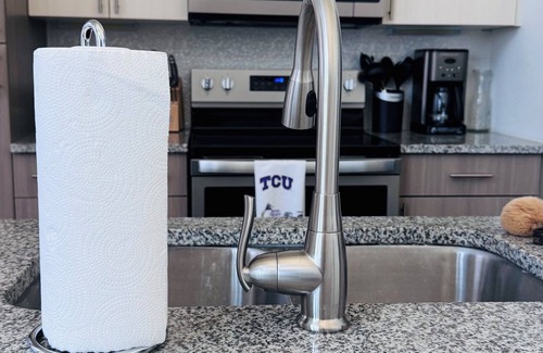 Fort Worth Apartment | Luxury 2-Bedroom Retreat Minutes from TCU Campus