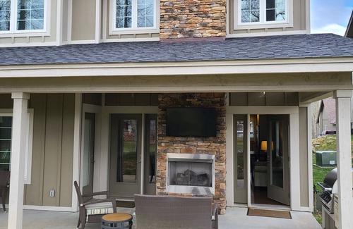 Cullowhee Villa | Luxury 2- Bedroom Townhome in the Mountains of NC