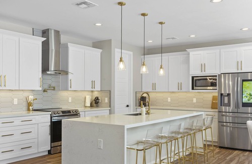 South Mountain House | Luxury 20+ people Home! Pool+ Hot Tub + MORE!