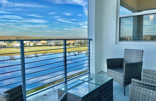 Kissimmee Condo | Luxury 2bd/2 bath Condo Home 250