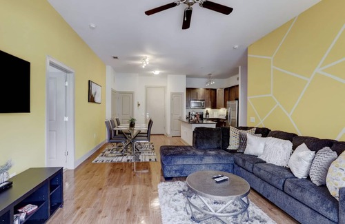 Braeswood Place Apartment | Luxury 2BD w/pool. 5 min walk to NRG Stadium. 10 min Dr to Downtown Houston!