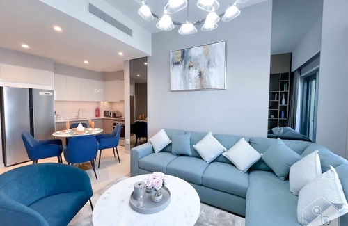 Downtown Dubai Apartment | Luxury 2Bed Balcony City View DAILY CLEAN included