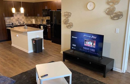 Lazybrook/Timbergrove Apartment | Luxury 2Bed2Bath Apt in the Heart of Houston Heights! Slps5. PoolπββοΈπποΈββοΈβοΈπβοΈπ²πππΊπ¦½πππ¬π