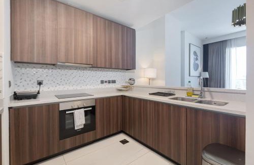 Dubai Media City Apartment | Luxury 2BHK Sea & Palm Views 20th Floor Tram line