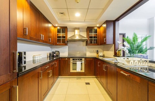 Downtown Dubai Apartment | Luxury 2BR|Burj Khalifa Fountain View w/Pool, Gym, and Near Dubai Mall