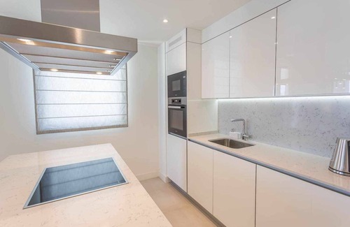 El Faro Apartment | Luxury 2BR Seaviews - Santa Barbara Heights
