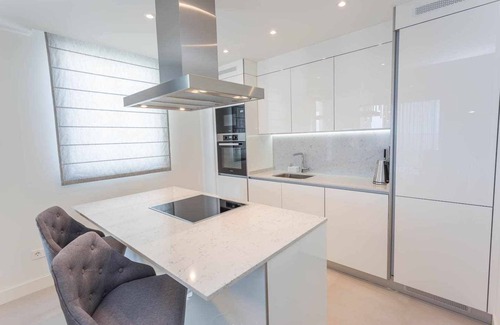 El Faro Apartment | Luxury 2BR Seaviews - Santa Barbara Heights