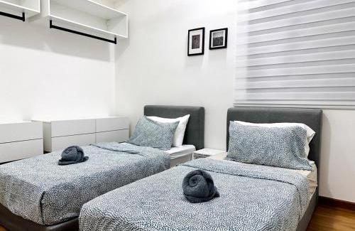 George Town Apartment | Luxury 2BR SunnySuite Sky Pool Breathtaking Views