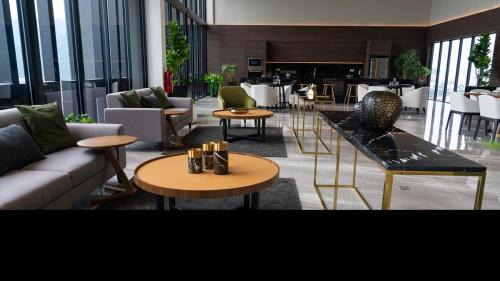 George Town Apartment | Luxury 2BR SunnySuite Sky Pool Breathtaking Views