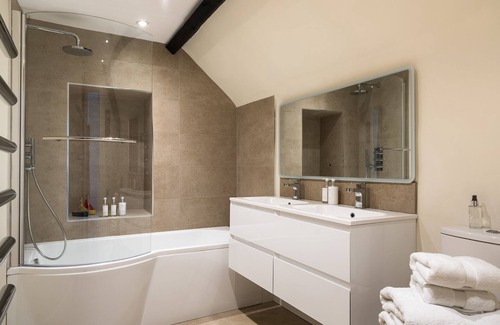 Woodstock Apartment | Luxury 3 bed 2 bath flat in the centre of Woodstock