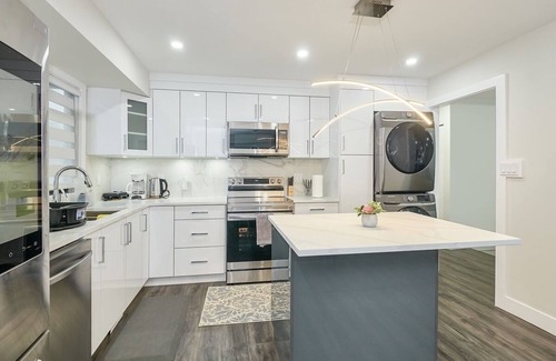 Guildford House | Luxury 3 Bed 2 Bath Main House